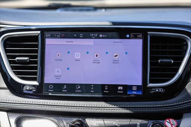 2024 Chrysler Pacifica Hybrid Select