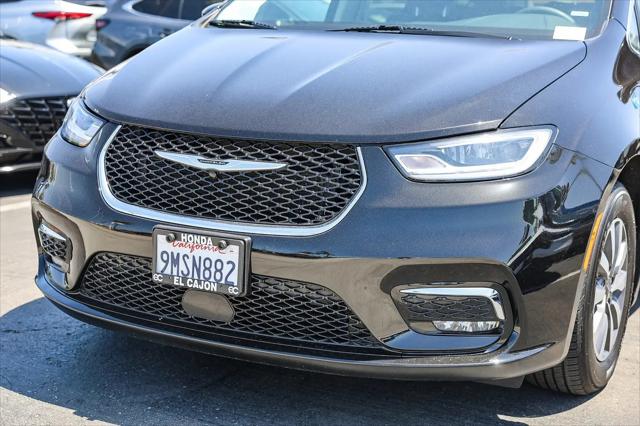 2024 Chrysler Pacifica Hybrid Select