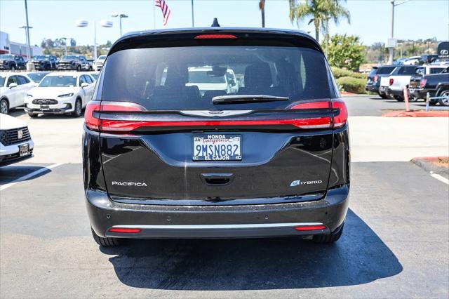 2024 Chrysler Pacifica Hybrid Select