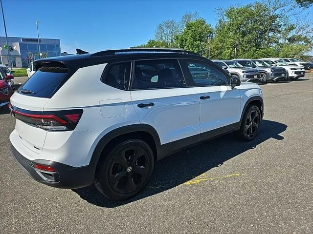 2025 Volkswagen Taos 1.5T SE Black