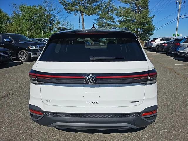 2025 Volkswagen Taos 1.5T SE Black