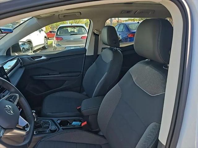 2025 Volkswagen Taos 1.5T SE Black