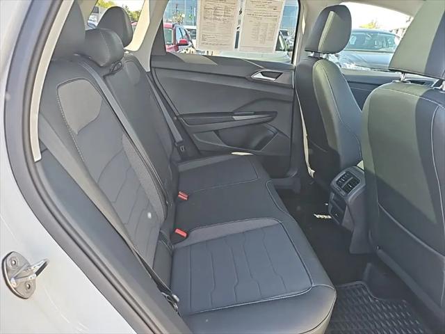 2025 Volkswagen Taos 1.5T SE Black