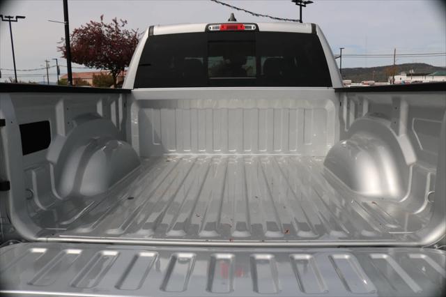 2026 Ram 1500 Tradesman Crew Cab 4x4 5'7" Box