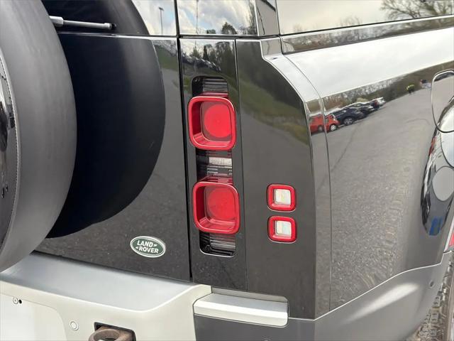 2023 Land Rover Defender 130 SE