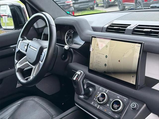 2023 Land Rover Defender 130 SE