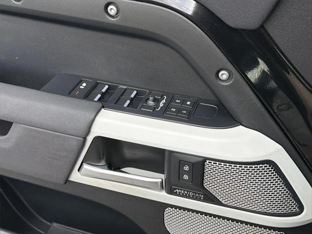 2023 Land Rover Defender 130 SE