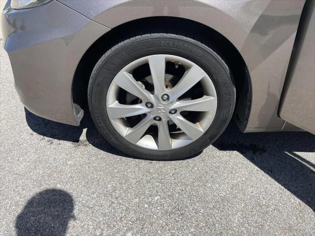 2012 Hyundai Accent GLS