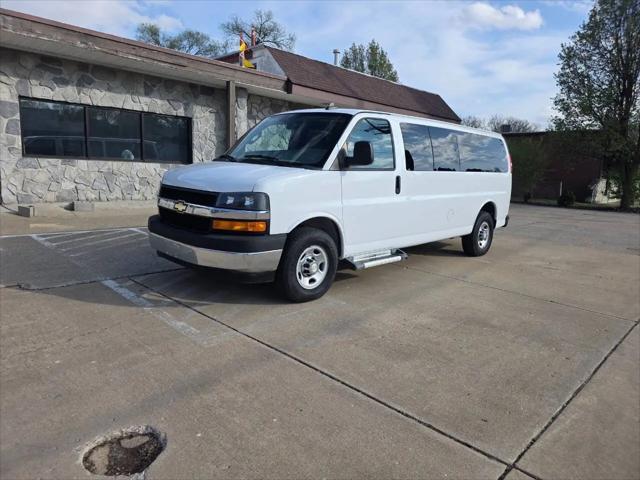 2017 Chevrolet Express LT