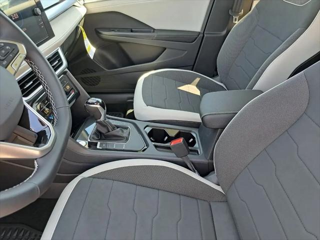 2026 Volkswagen Taos SE