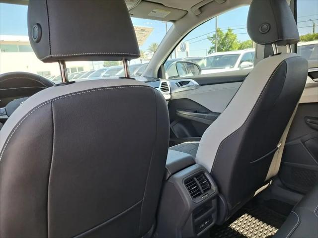 2026 Volkswagen Taos SE