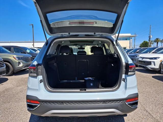 2026 Volkswagen Taos SE