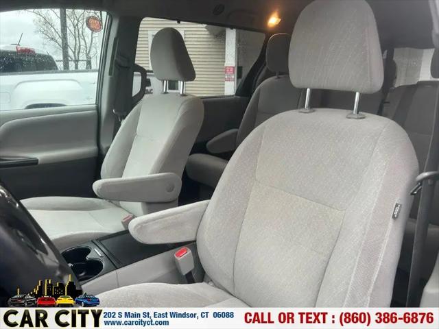 2018 Toyota Sienna LE 8 Passenger