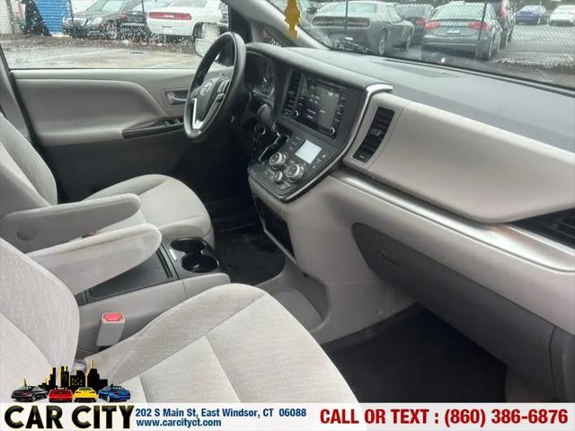 2018 Toyota Sienna LE 8 Passenger