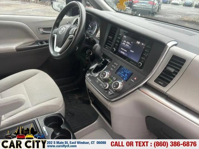 2018 Toyota Sienna LE 8 Passenger