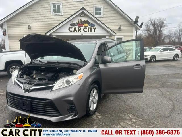 2018 Toyota Sienna LE 8 Passenger