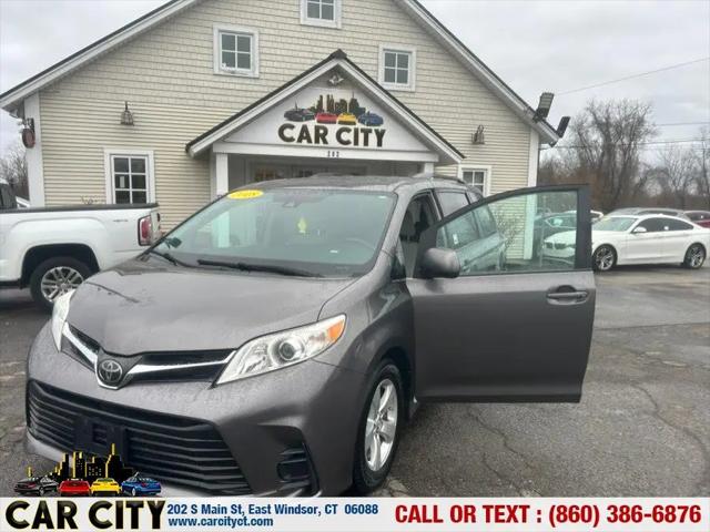 2018 Toyota Sienna LE 8 Passenger