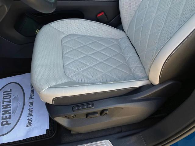 2025 Volkswagen Atlas Cross Sport 2.0T SEL Premium R-Line