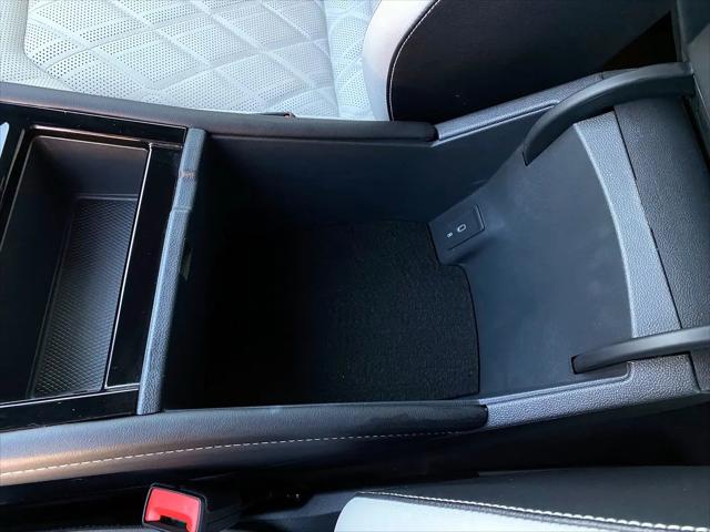 2025 Volkswagen Atlas Cross Sport 2.0T SEL Premium R-Line