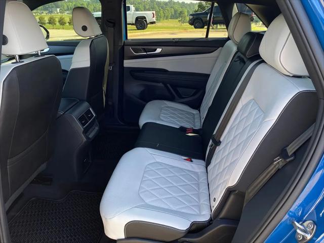 2025 Volkswagen Atlas Cross Sport 2.0T SEL Premium R-Line