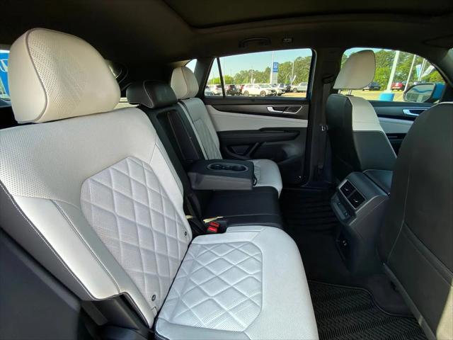 2025 Volkswagen Atlas Cross Sport 2.0T SEL Premium R-Line