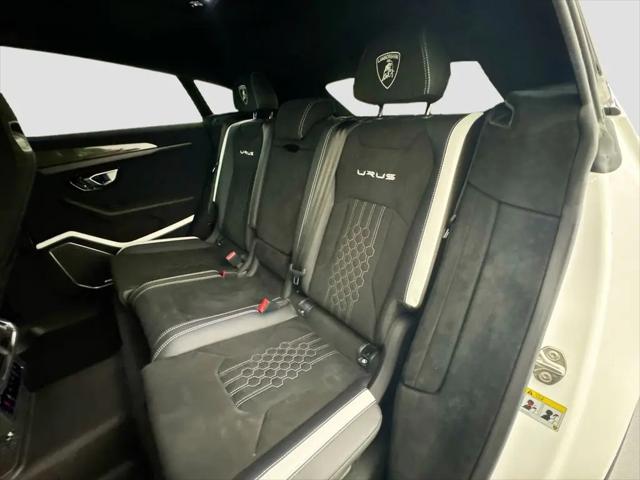 2024 Lamborghini Urus Performante