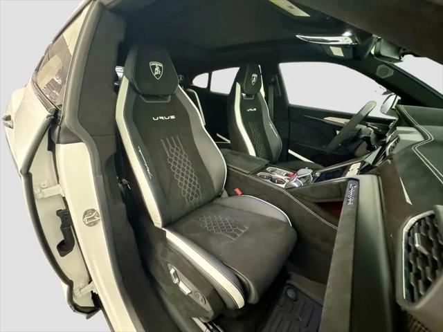 2024 Lamborghini Urus Performante