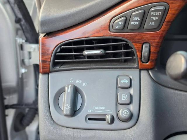 2000 Cadillac DeVille Standard
