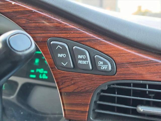 2000 Cadillac DeVille Standard