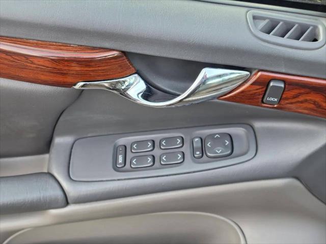 2000 Cadillac DeVille Standard