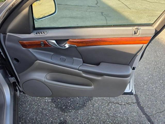 2000 Cadillac DeVille Standard