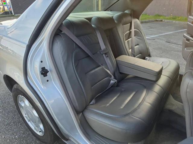 2000 Cadillac DeVille Standard