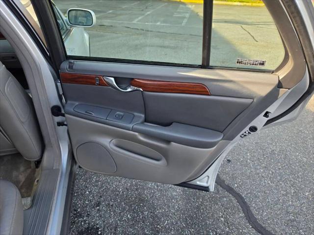 2000 Cadillac DeVille Standard