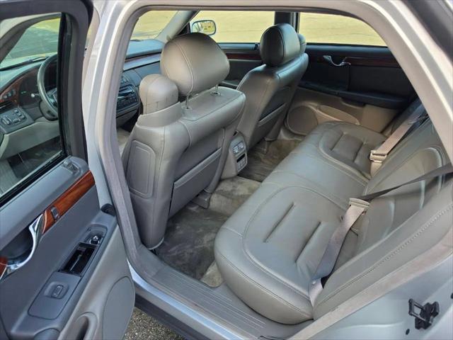 2000 Cadillac DeVille Standard