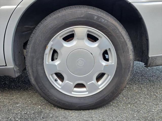 2000 Cadillac DeVille Standard