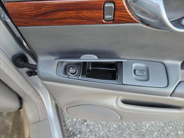 2000 Cadillac DeVille Standard