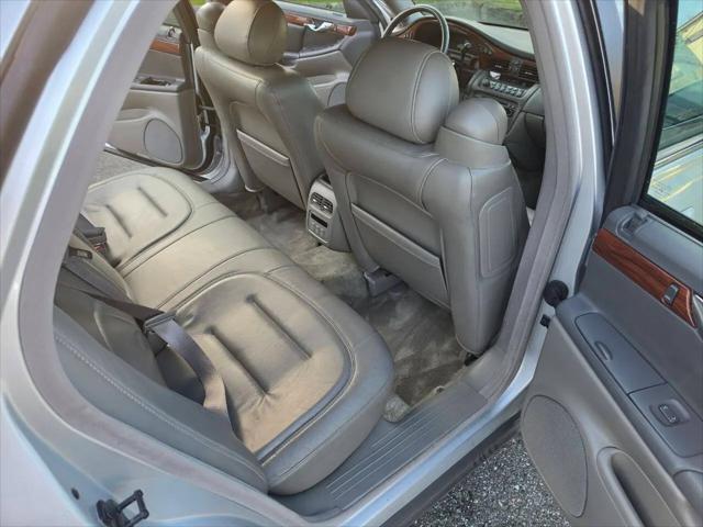 2000 Cadillac DeVille Standard