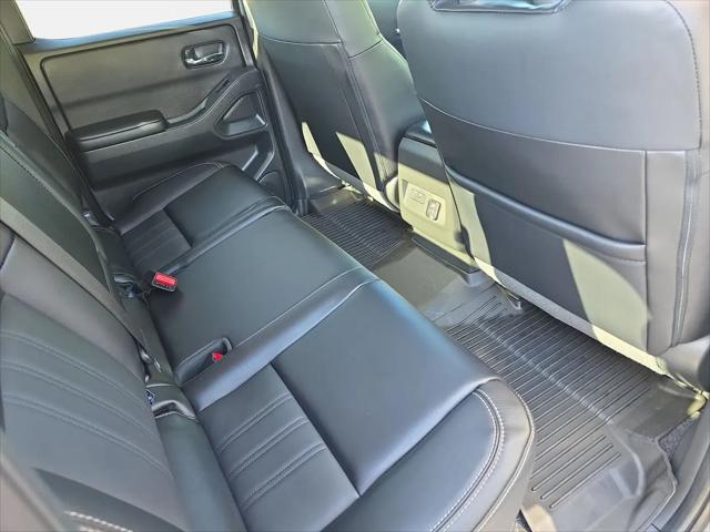 2025 Nissan Frontier Crew Cab SL 4x4