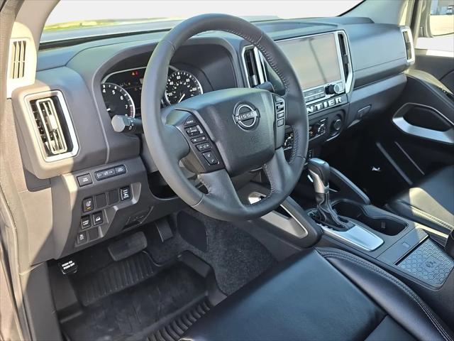 2025 Nissan Frontier Crew Cab SL 4x4