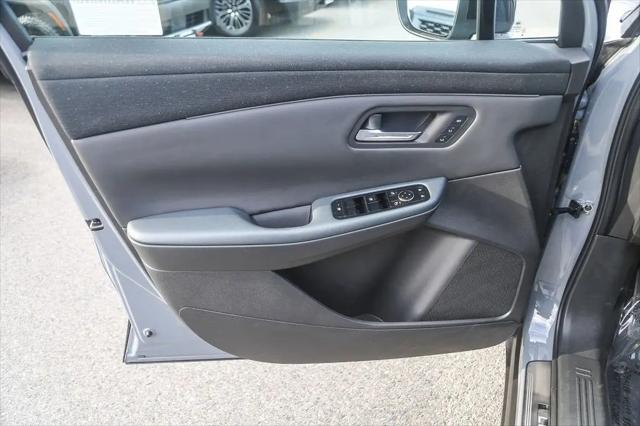 2026 Nissan LEAF PLATINUM+