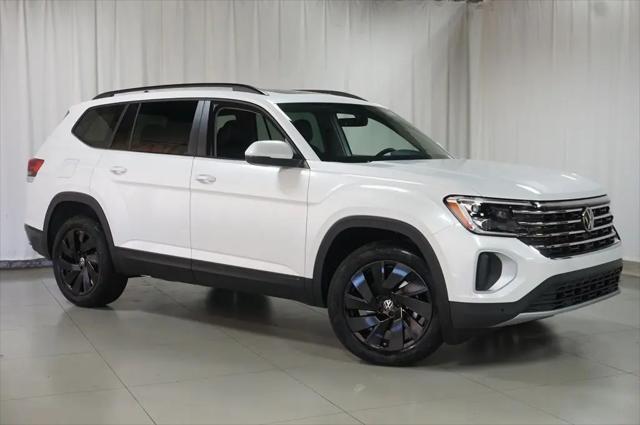 2026 Volkswagen Atlas SE with Technology