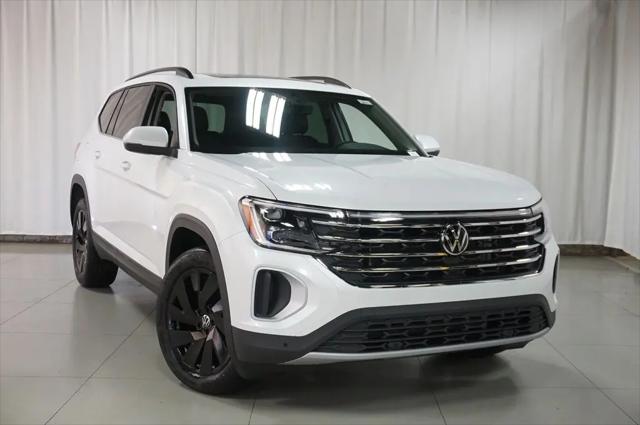 2026 Volkswagen Atlas SE with Technology