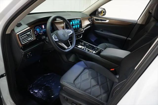 2026 Volkswagen Atlas SE with Technology