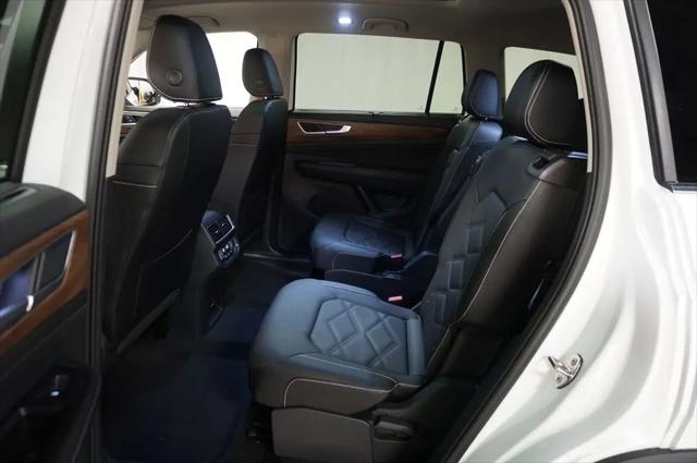 2026 Volkswagen Atlas SE with Technology
