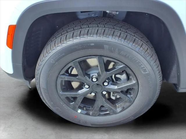 2026 Jeep Grand Cherokee L Altitude 4x2