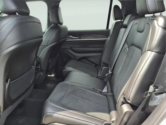 2026 Jeep Grand Cherokee L Altitude 4x2