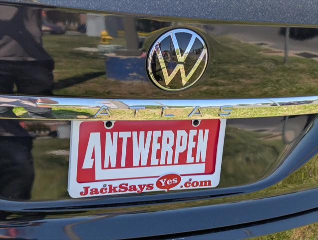 2023 Volkswagen Atlas Cross Sport 3.6L V6 SEL Premium R-Line