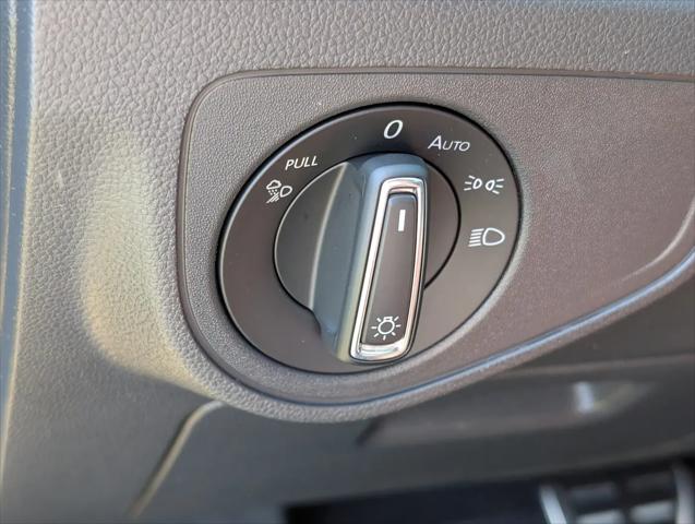 2023 Volkswagen Atlas Cross Sport 3.6L V6 SEL Premium R-Line
