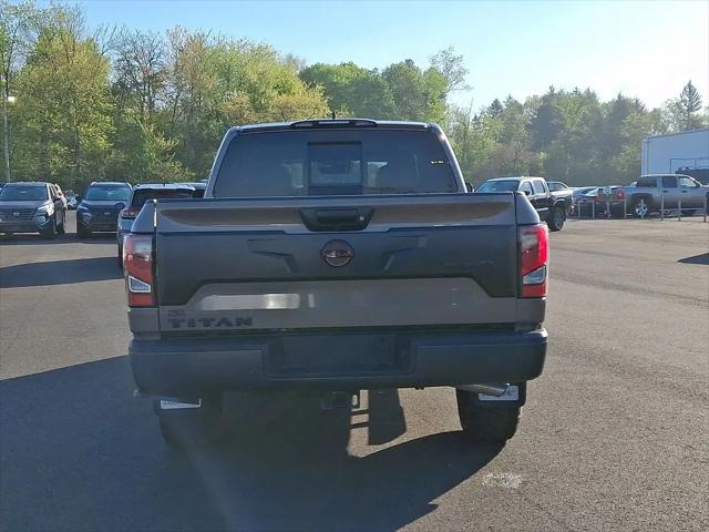 2024 Nissan Titan Crew Cab PRO-4X 4x4
