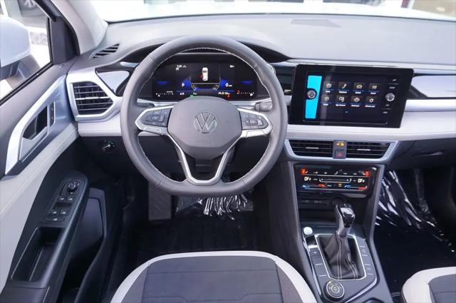 2026 Volkswagen Taos SE
